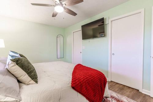 Balk Retreat, Mountain Views,Hot Tub,Firepit in Stanley, USA