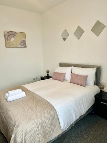Cozy 2BR in Bristol City Centre - Tap to explore photos