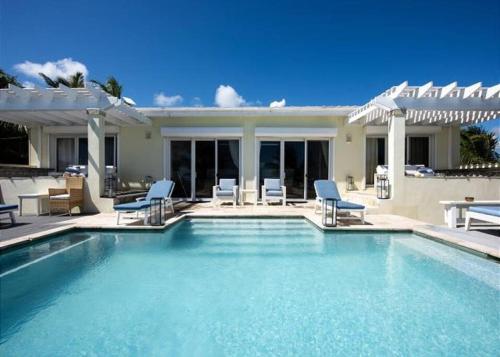 Caribbean Dream Luxurious Villa with Private Beach Access