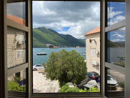 Вид, Olea Apartments in a Historic 17th Century Palace Perast in Пераст