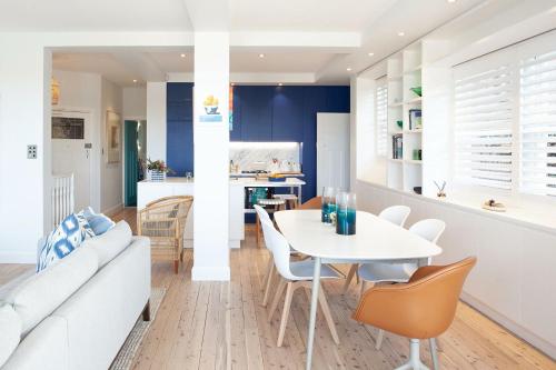 Barefoot in Bronte(IH) in Bronte