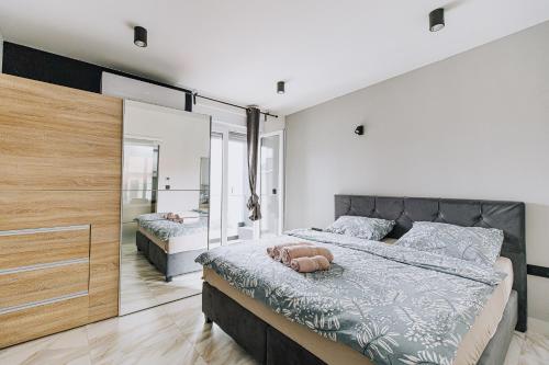 1 queen bed