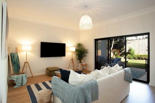 Coastal Tamarama - image 11
