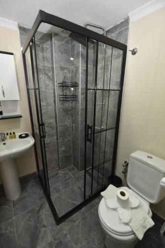 Economy Double or Twin Room image 6