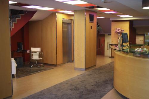 Hotel Abbot - image 2