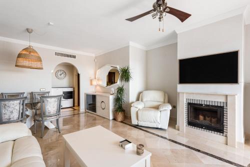 Incredible apartment with sea views and balcony - Apartment - Mijas