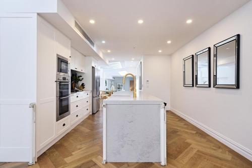 Royal Redfern - image 12