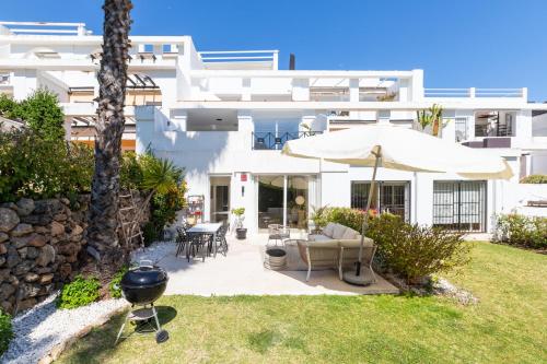 Casa Linda con piscina en La Quinta Golf Marbella