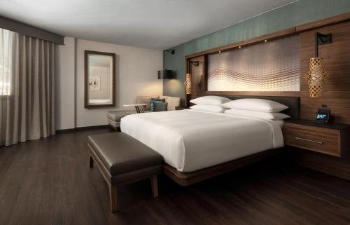 Executive King  room in Seattle Airport Marriott