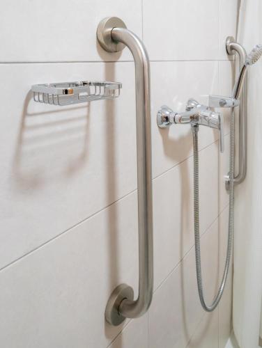 Single Room - Disability Access image 4