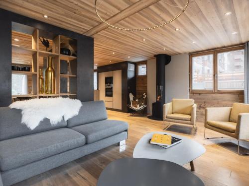 Luxueux Appartement 5* à La Clusaz, 4 Pièces, Balcon, Proche Pistes et Commerces - FR-1-304-176