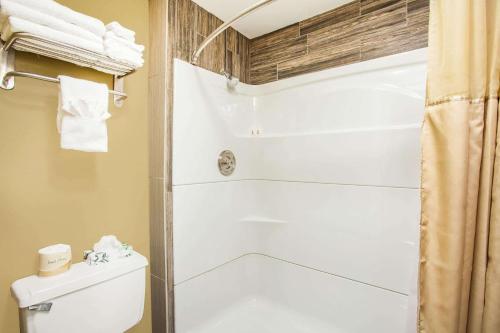 Super 8 by Wyndham Redlands/San Bernardino - image 10