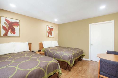 Super 8 by Wyndham Redlands/San Bernardino in Redlands, USA