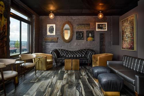 ห้องอาหาร, Redmont Hotel Birmingham, Curio a Collection by Hilton near ลินน์พาร์ค