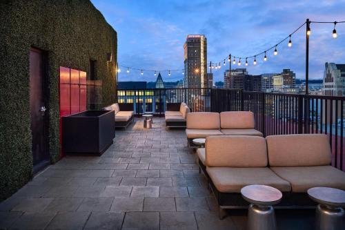 Redmont Hotel Birmingham - Curio Collection by Hilton