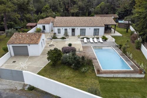 Superbe maison de famille avec piscine chauffée