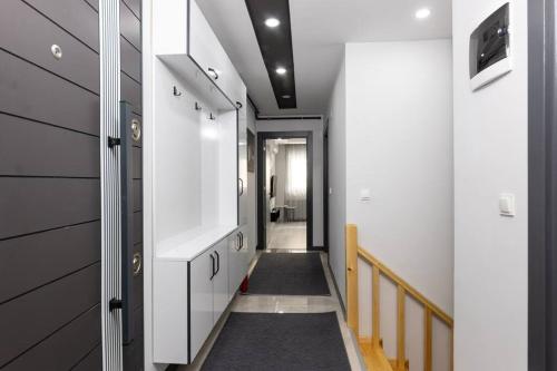 6-Şehir Merkezinde Büyük Modern Daire, Antalya (fotografie 2)