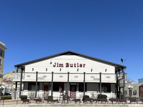 Jim Butler Inn & Suites - image 2
