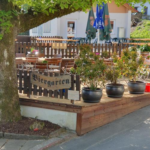 Gasthof zur Burgruine – Pottenstein, CA