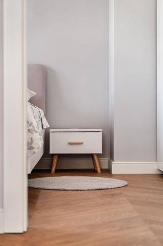 One-Bedroom Apartment image 8