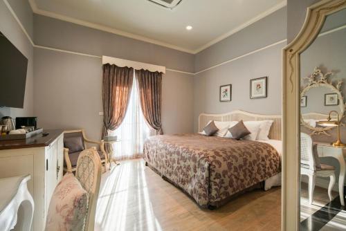 Deluxe Room image 2
