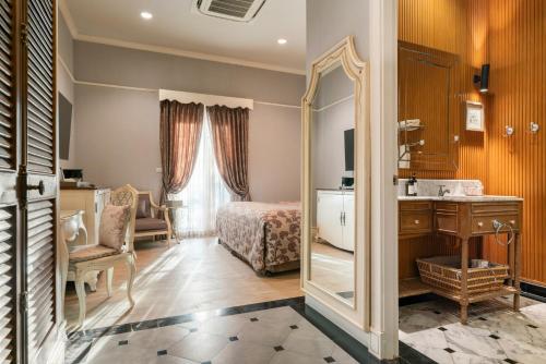 Deluxe Room image 4