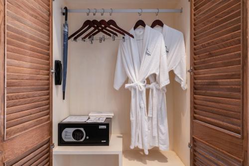 Premier Room image 3