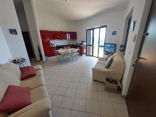 Captivating 3-Bed Apartment in Joppolo