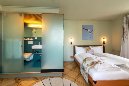 1 queen bed