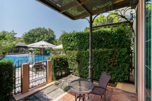 Deluxe Pool Access image 7