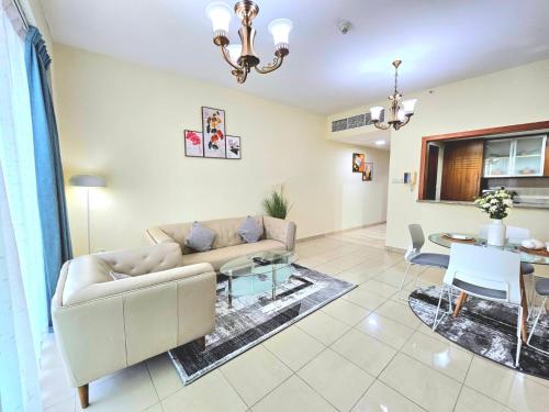Trinity Holiday Homes - Standpoint Tower Downtown - image 11