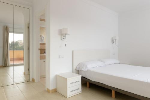 Seraph by Oliva Nova