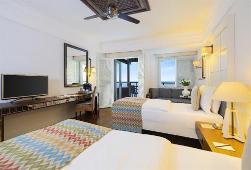 2 twin beds
