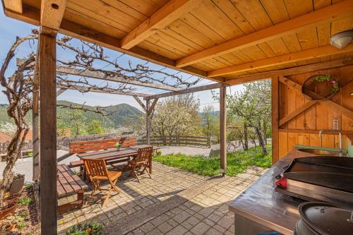 Faciliteter, Lukec Homestead Adventure Stay - Happy Rentals in Fara