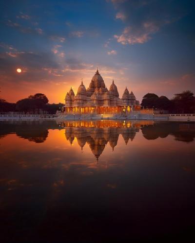 Hotel Ayodhya – Ayodhya, VA