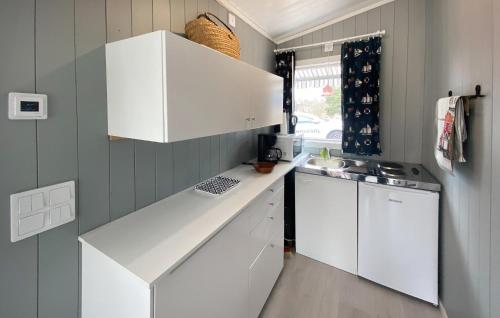 Konyha, Awesome Home In Grundsund With Wifi in Grundsund