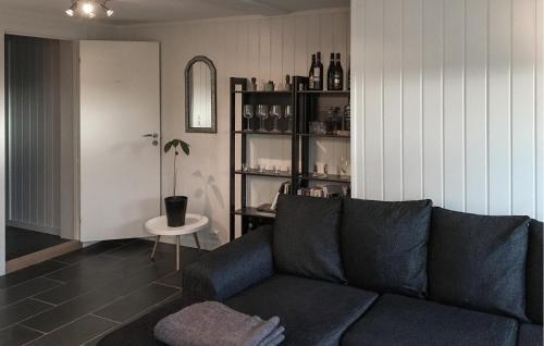 2 Bedroom Cozy Apartment In Kristiansand S