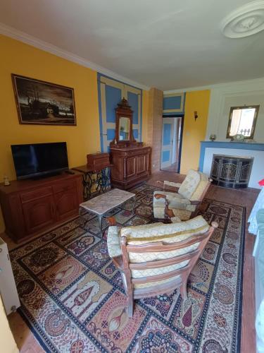 Chambres de tour rustique dans la vallée des Pyrénées au Chateau Montegut