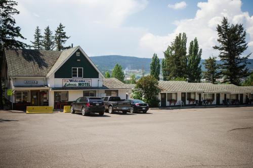 . Lakeside Motel