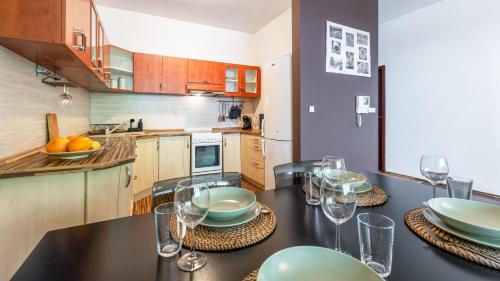 UrbanElegance Escape, top location, private parking, Bratislava (photo 5)