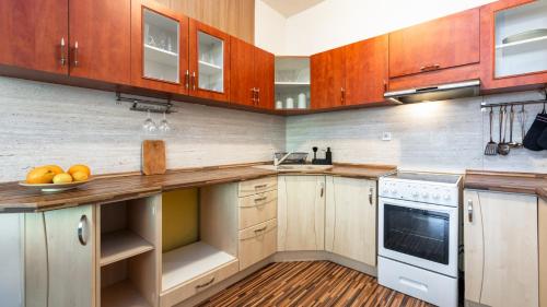 UrbanElegance Escape, top location, private parking, Bratislava (photo 7)