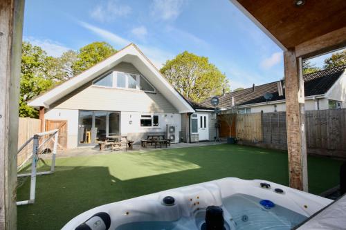 外部景觀, Four Corners Holiday Home Hot Tub & Sauna in 費恩丹