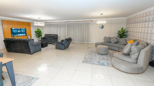 Ocean Blue Apartments - image 11