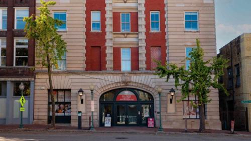 Landing at 99 Front - 2 Bedrooms in Downtown Memphis in Memphis, USA