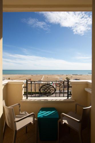 Hotel Metropole - image 2