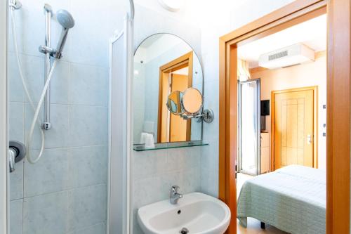 Hotel Metropole - image 7