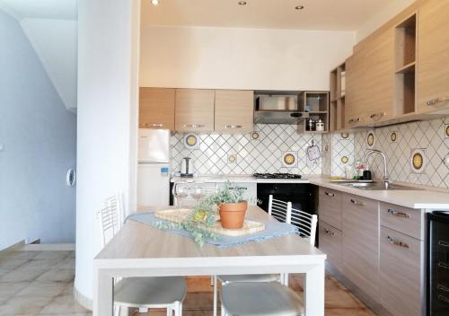 HoliHome_Mediterraneo - Splendido, 50m dal mare Room Type - Two-Bedroom Apartment