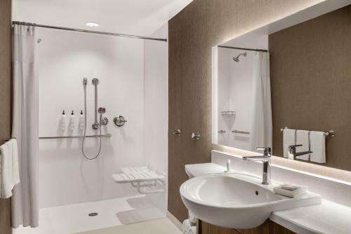 SpringHill Suites by Marriott Menomonee Falls - image 12