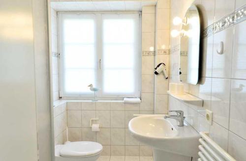 Fewo-Tietje-Traumhafter-Blick-ueber-die-Felder-bis-nach-Keitum - image 6