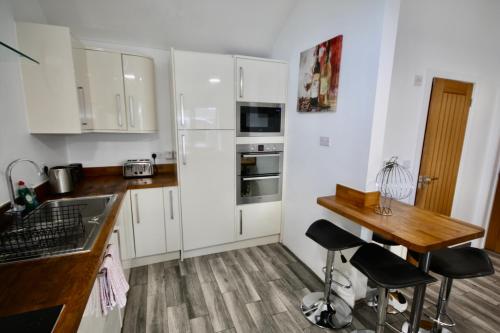 廚房, Ferndown Holiday Let in 費恩丹